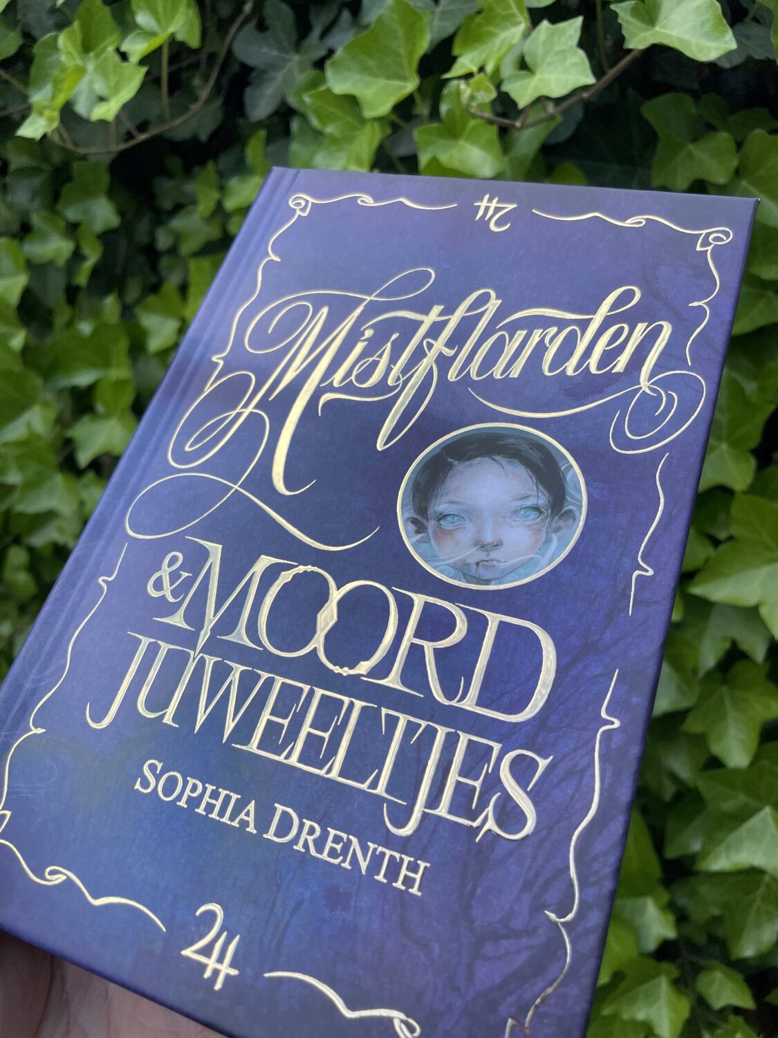 Mistflarden & Moordjuweeltjes_Sophia Drenth_boekomslag.